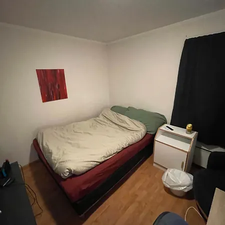 Cozy Single Bedroom Camping
